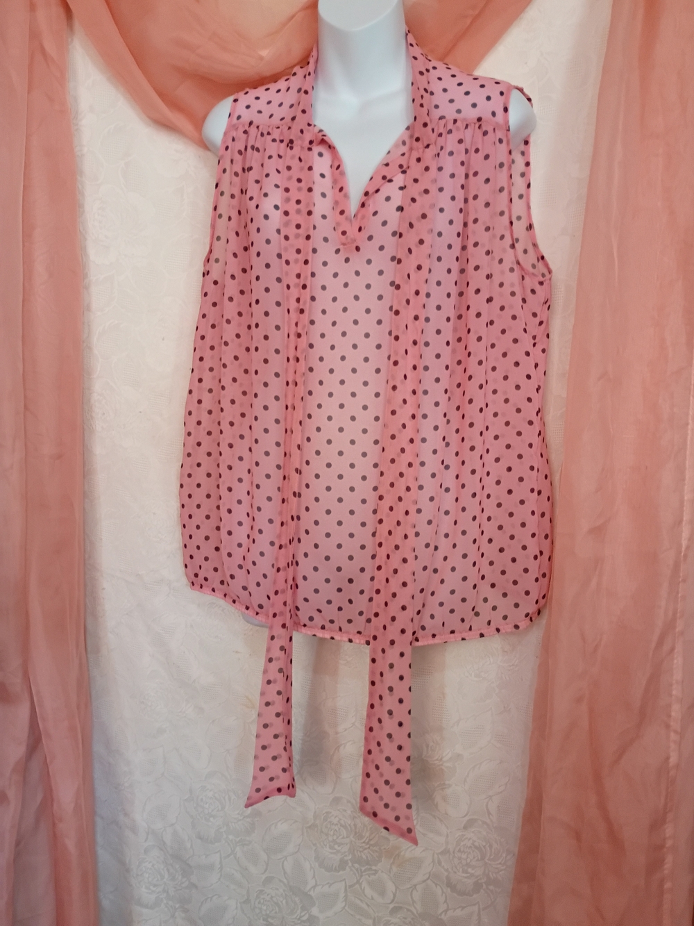New York & Company Ladies Pink Polka Dot Sheer Tie-Front Sleeveless Blouse Sz Lg - Picture 5 of 10